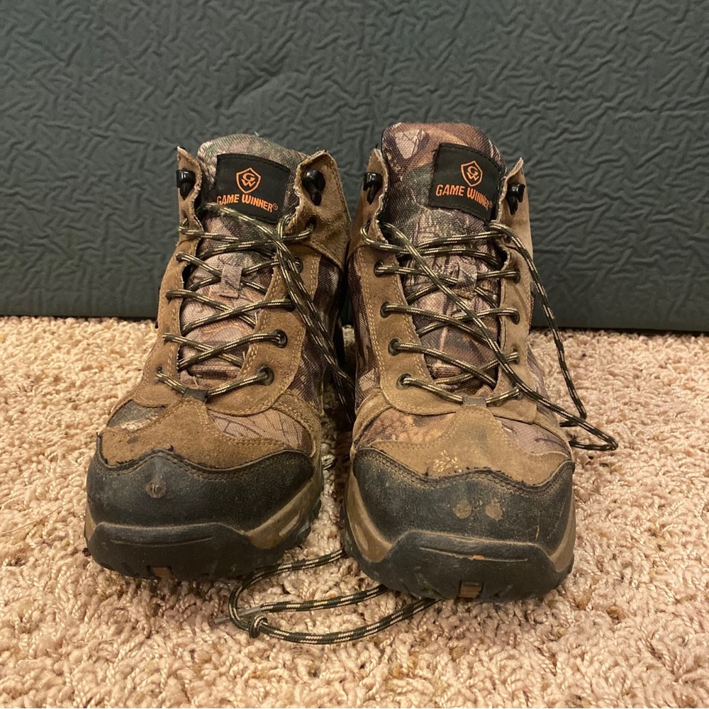 Men’s game winner hiking boots size 10.5